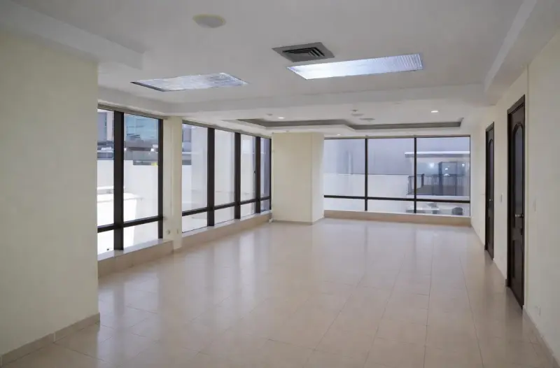 ALQUILER DE OFICINA EN BELLA VISTA