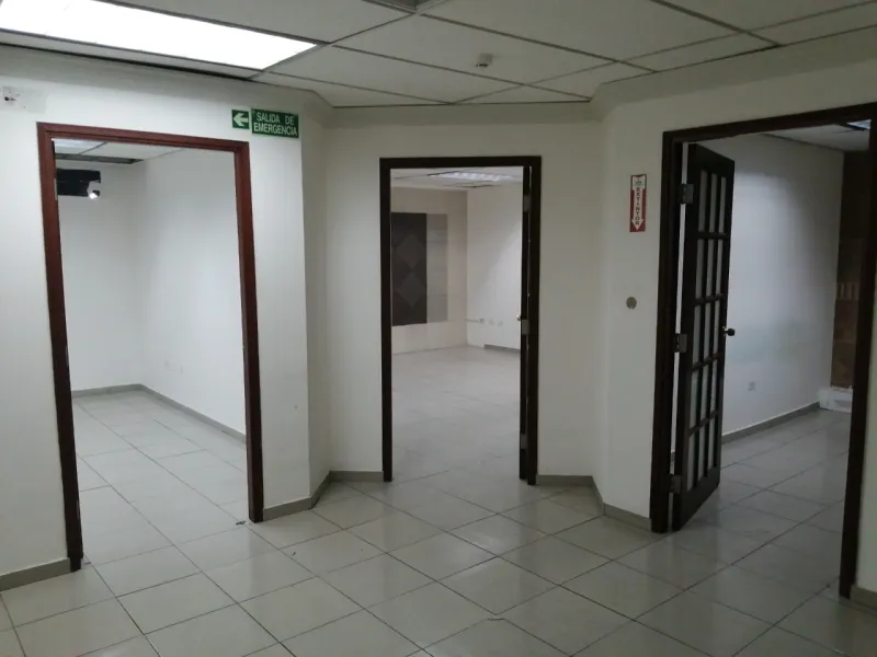 ALQUILER DE LOCAL SOBRE LA VÍA FERNÁNDEZ DE CÓRDOBA