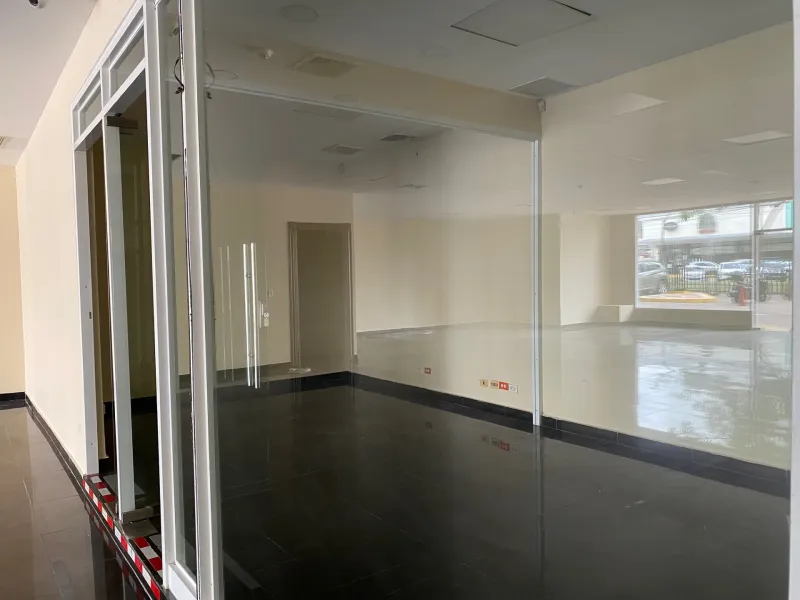 ALQUILER DE LOCAL COMERCIAL EN CAMINO DE CRUCES