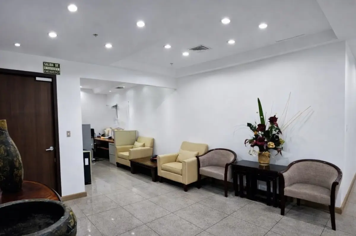 ALQUILER DE OFICINA EN CALLE 50