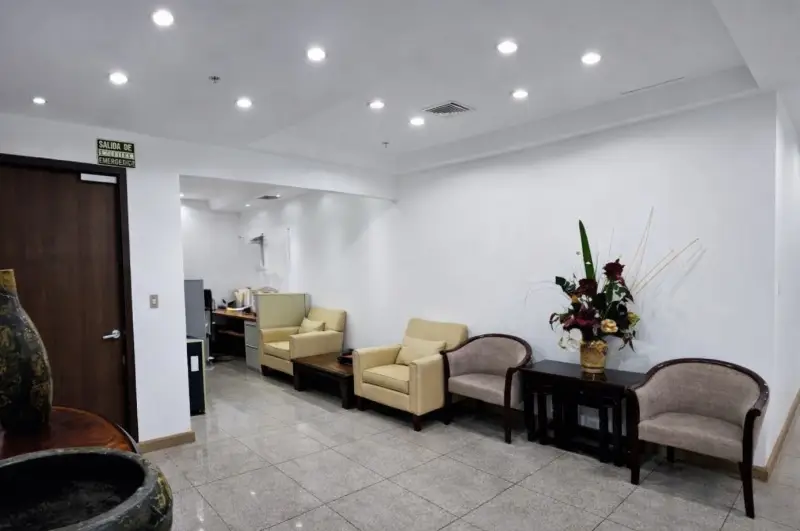 ALQUILER DE OFICINA EN CALLE 50