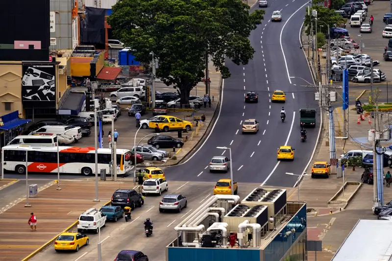 VENTA DE PROPIEDAD COMERCIAL EN VÍA ESPAÑA