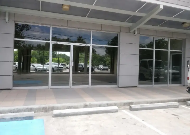 ALQUILER DE LOCALES EN PLAZA COMERCIAL EN DAVID, CHIRIQUÍ