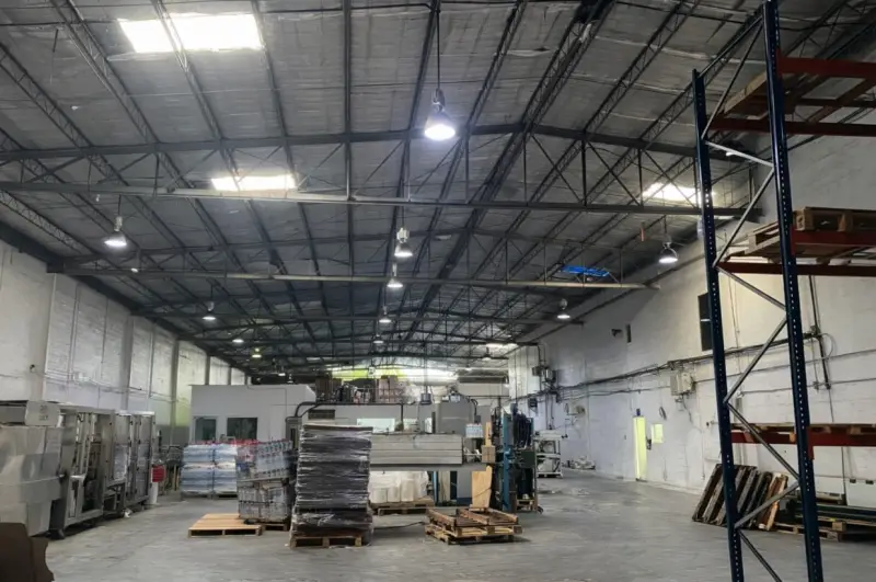 ALQUILER DE GALERA SOBRE LA VÍA TRANSÍSTMICA - MILLA 8