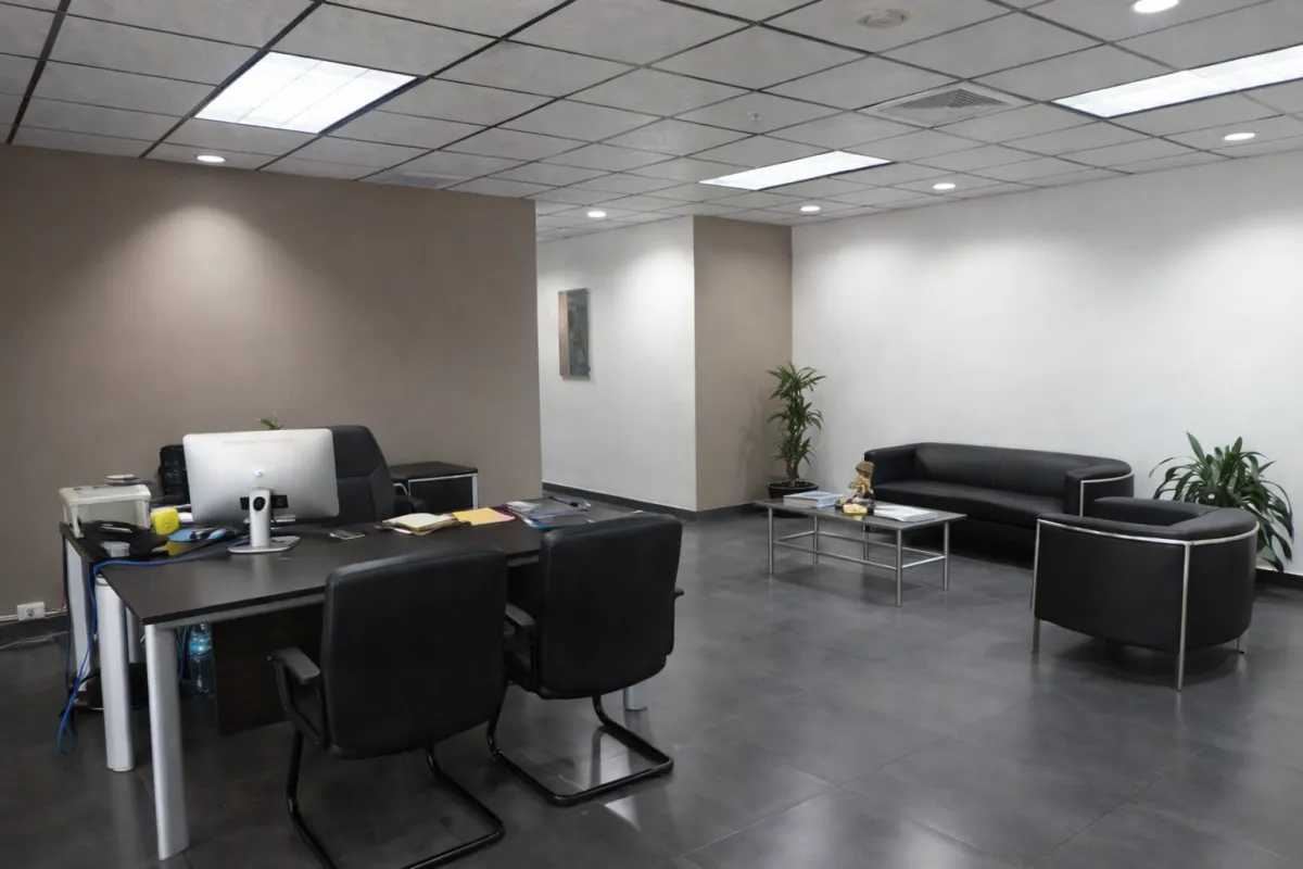 PROPIEDAD INDUSTRIAL COMERCIAL EN URB. LOS ÁNGELES