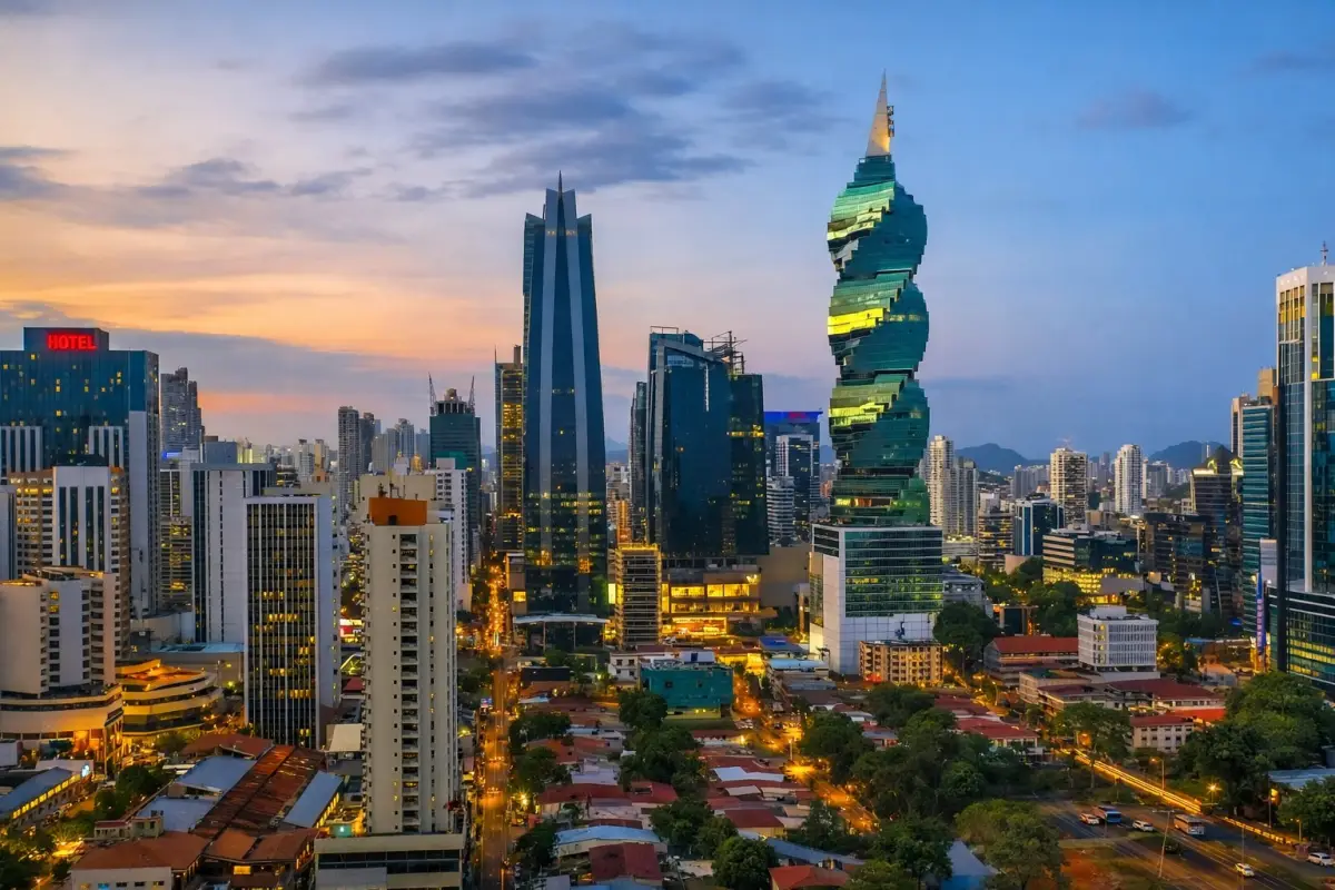 ALQUILER DE EDIFICIO Y TERRENO EN CALLE 50