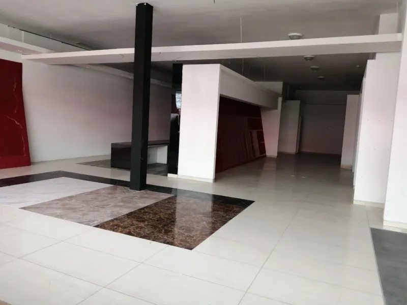 ALQUILER DE LOCAL SOBRE LA VÍA FERNÁNDEZ DE CÓRDOBA